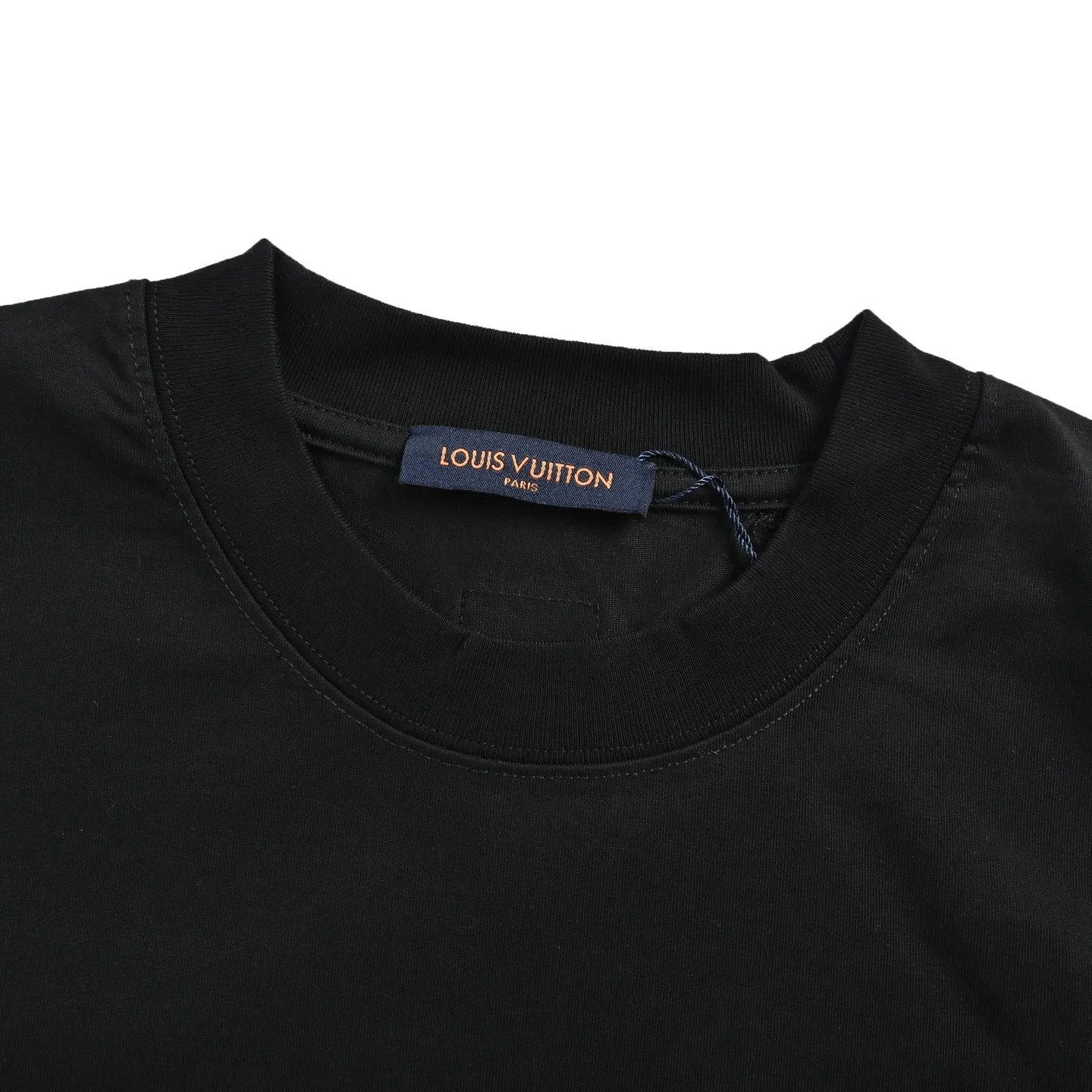 Louis Vuitton/Louis Vuitton short sleeves with small logo on the chest and letter embroidery on the back